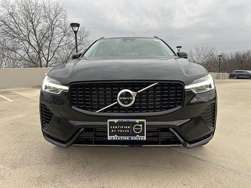 2023 Volvo XC60 Ultimate Dark