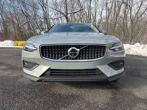 2025 Volvo V60 Cross Country Plus