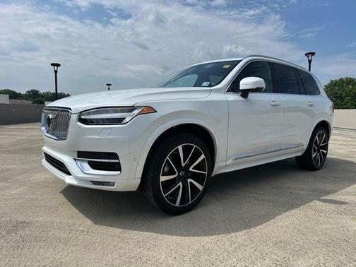 Crystal White Metallic 2024 Volvo XC90 B6 Plus Bright Theme 6-Seater