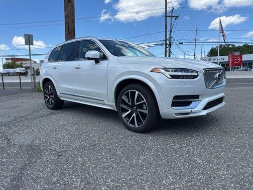 Crystal White Metallic 2024 Volvo XC90 B6 Plus Bright Theme 6-Seater