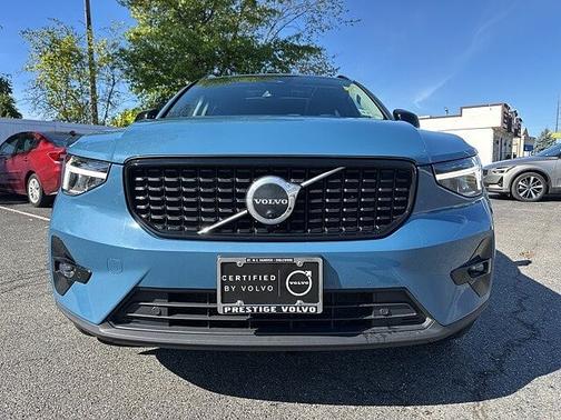 2023 Volvo XC40 Plus