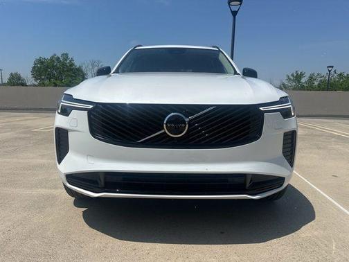 Crystal White Pearl 2026 Volvo XC90 B6 Ultra Dark Theme 7-Seater