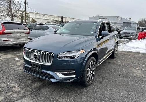 2023 Volvo XC90 Plus