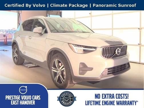2025 Volvo XC40 B5 Core Bright Theme