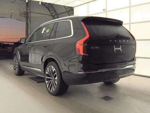 2025 Volvo XC90 Plus