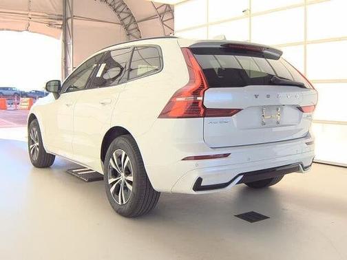 2025 Volvo XC60 Core