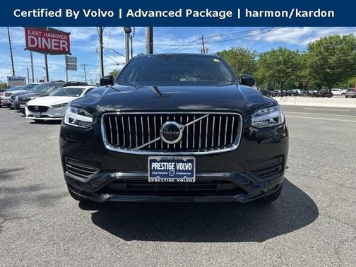 2022 Volvo XC90 T6 AWD Momentum 7 Seater