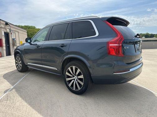 Denim Blue Metallic 2023 Volvo XC90 B6 Plus 7-Seater