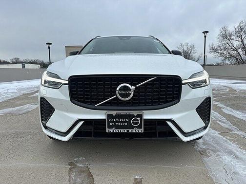 2025 Volvo XC60 Core