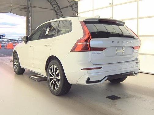 2025 Volvo XC60 Core