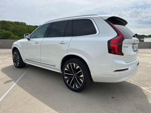Crystal White Pearl 2026 Volvo XC90 B6 Ultra 7-Seater