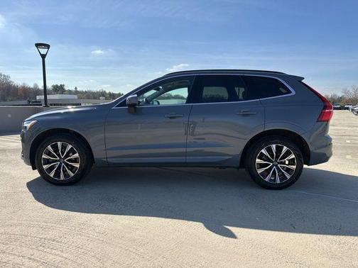 Thunder Gray Metallic 2023 Volvo XC60 B5 Core