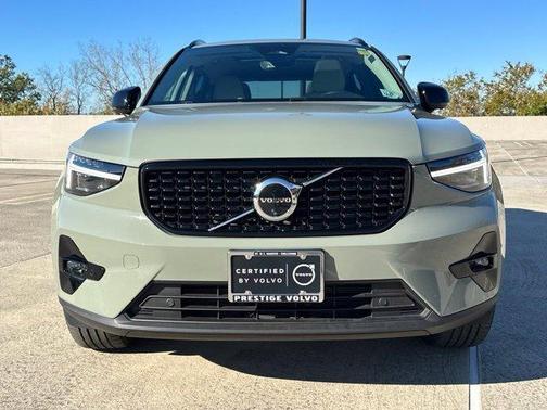 Sage Green Metallic 2025 Volvo XC40 B5 Plus Dark Theme