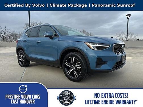 2025 Volvo XC40 Core