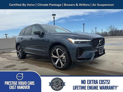 2024 Volvo XC60 T8 Ultimate Dark