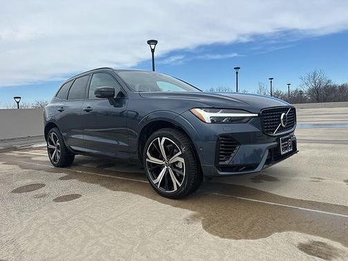 2024 Volvo XC60 T8 Ultimate Dark