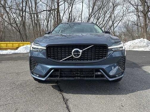 2023 Volvo XC60 B5 AWD Ultimate Dark