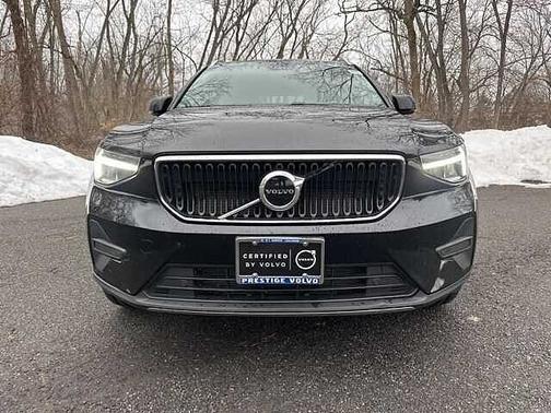 2023 Volvo XC40 Core