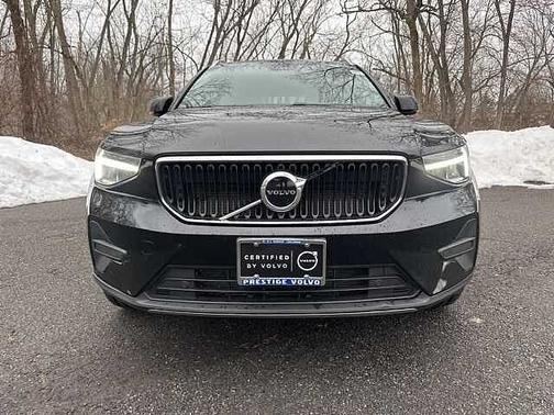 2023 Volvo XC40 Core