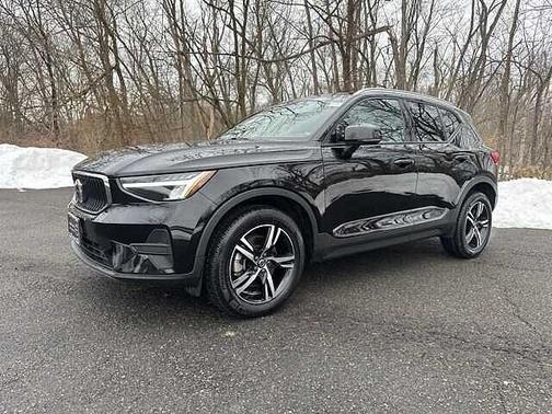 2023 Volvo XC40 Core