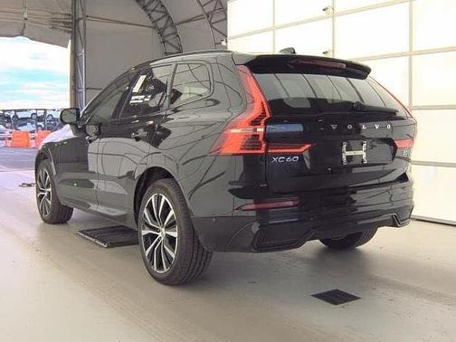 2025 Volvo XC60 Plus