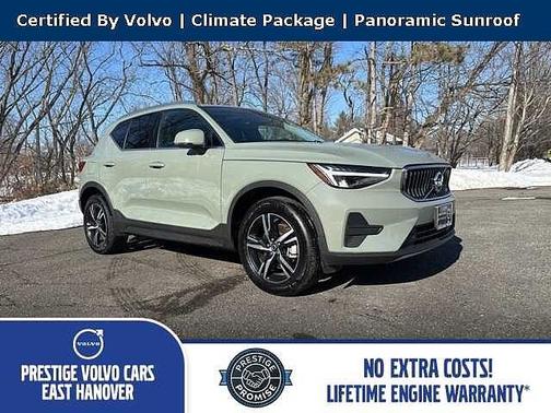 2025 Volvo XC40 Core