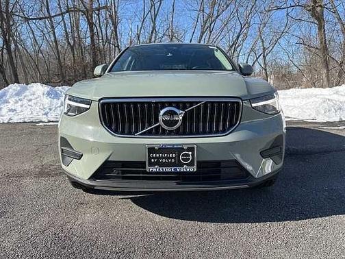 2025 Volvo XC40 Core