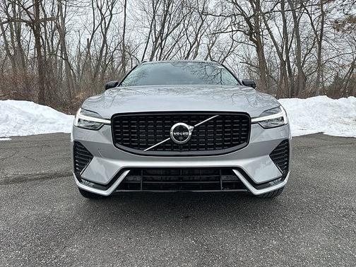 2025 Volvo XC60 Plus