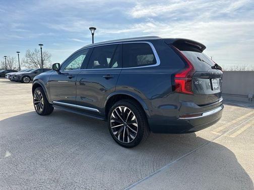 Denim Blue Metallic 2026 Volvo XC90 B6 Ultra 7-Seater