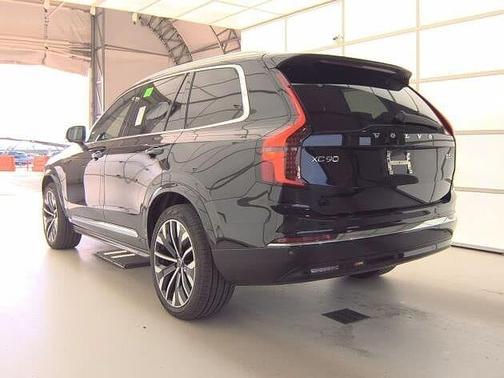 2025 Volvo XC90 Plus