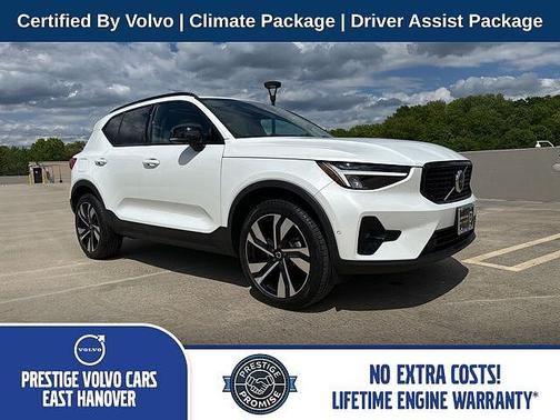Crystal White 2023 Volvo XC40 B5 AWD Plus Dark