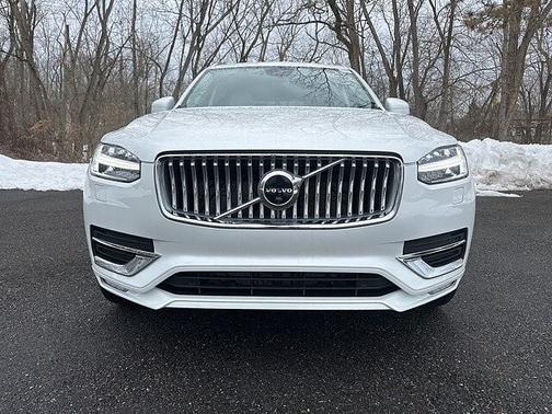 2023 Volvo XC90 Plus