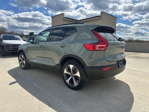 Sage Green Metallic 2023 Volvo XC40 B5 Ultimate Dark Theme