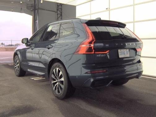 2025 Volvo XC60 B5 Plus