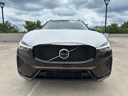 Mulberry Metallic 2026 Volvo XC60 B5 Plus
