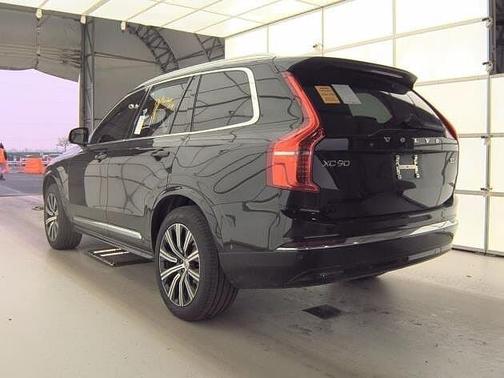2025 Volvo XC90 Core