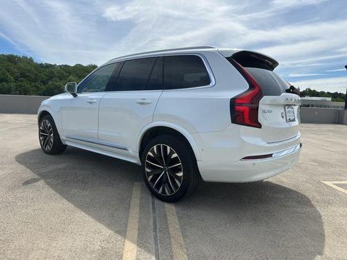 Crystal White Pearl 2026 Volvo XC90 B6 Ultra 7-Seater