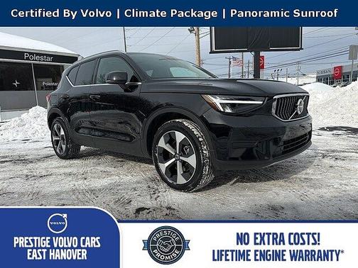 2025 Volvo XC40 Core