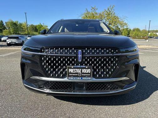 Infinite Black Metallic 2025 Lincoln Nautilus Reserve