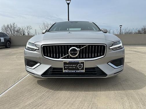 Silver Dawn 2023 Volvo S60 Ultimate Bright