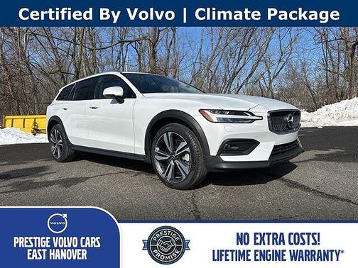 2025 Volvo V60 Cross Country Plus