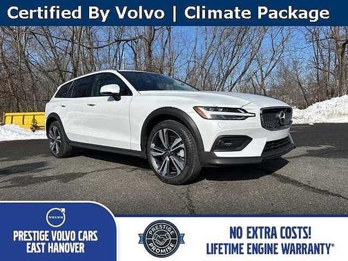 2025 Volvo V60 Cross Country Plus