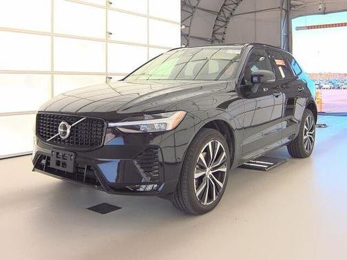 2025 Volvo XC60 Plus