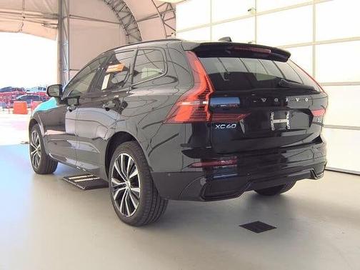 2025 Volvo XC60 Plus