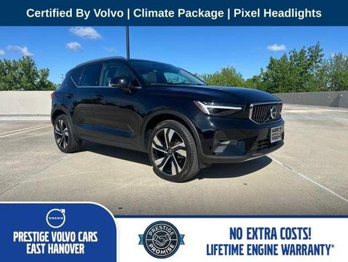 Onyx Black Metallic 2023 Volvo XC40 B5 Ultimate Bright Theme