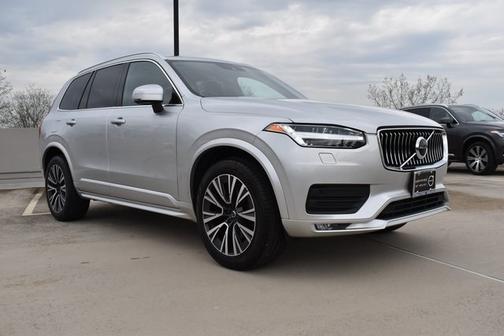 2022 Volvo XC90 T6 AWD Momentum 6 Seater