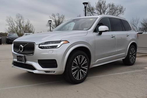 2022 Volvo XC90 T6 AWD Momentum 6 Seater