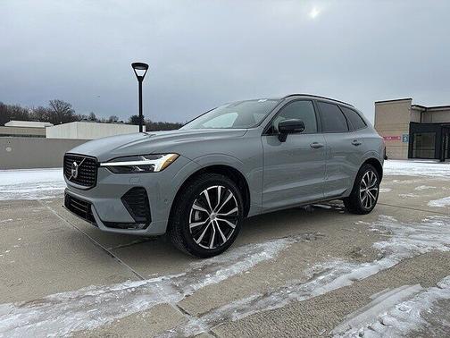 2025 Volvo XC60 Plus