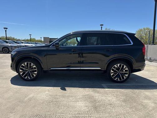 Onyx Black Metallic 2026 Volvo XC90 B6 Plus 7-Seater