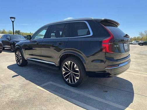 Onyx Black Metallic 2026 Volvo XC90 B6 Plus 7-Seater